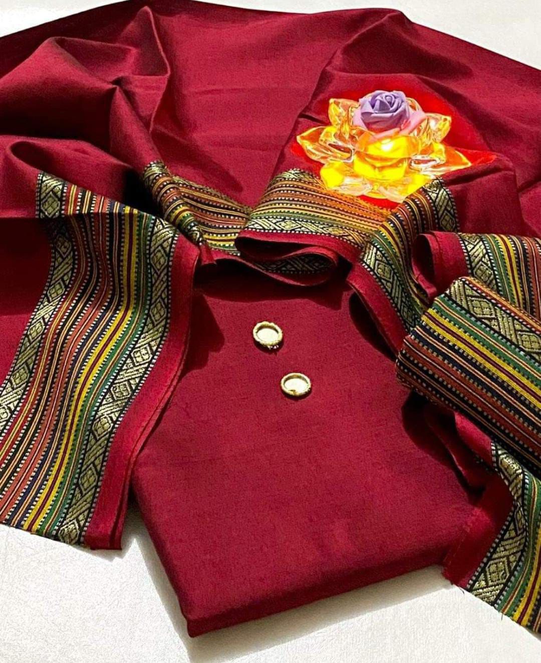 Susi Plain with Zari Patti & Jacquard Tarzari